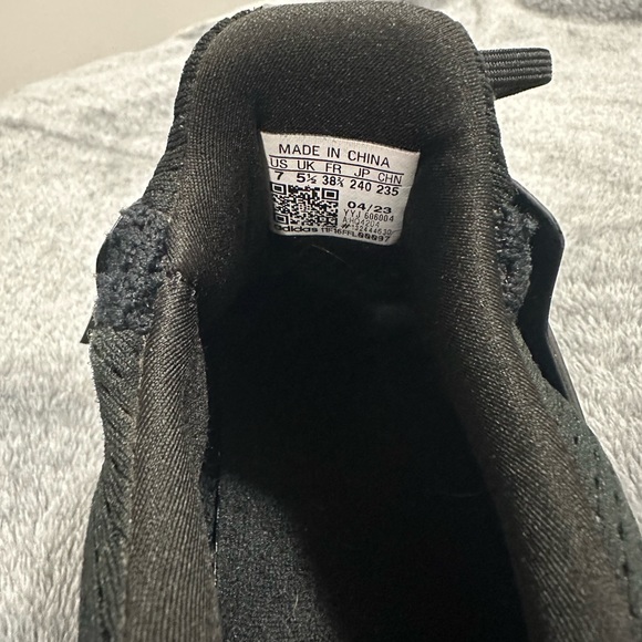 Do not use enough to keep! Bought them less than a year ago! - Picture 4 of 4